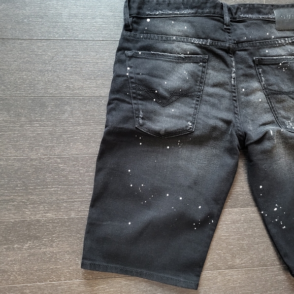Guess Archive Black Wash W/Destroy Regular Denim Short - Picture 7 of 11